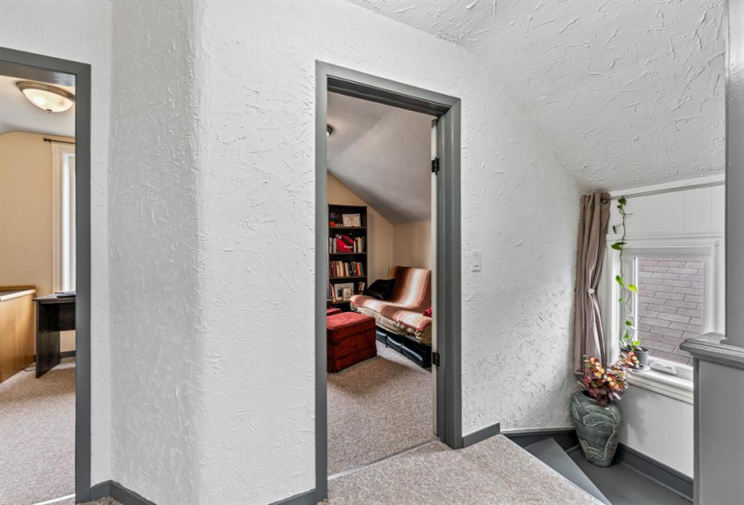 381 Parkview, 3 Bedrooms Bedrooms, 7 Rooms Rooms,1 BathroomBathrooms,Residential,For Sale,Parkview