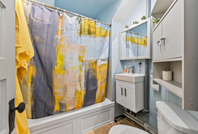 381 Parkview, 3 Bedrooms Bedrooms, 7 Rooms Rooms,1 BathroomBathrooms,Residential,For Sale,Parkview