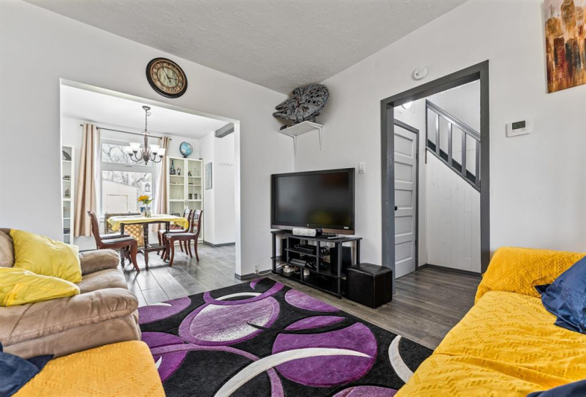 381 Parkview, 3 Bedrooms Bedrooms, 7 Rooms Rooms,1 BathroomBathrooms,Residential,For Sale,Parkview