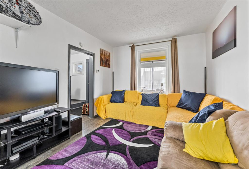 381 Parkview, 3 Bedrooms Bedrooms, 7 Rooms Rooms,1 BathroomBathrooms,Residential,For Sale,Parkview