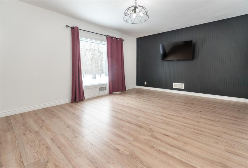 25026 8N, 2 Bedrooms Bedrooms, 5 Rooms Rooms,1 BathroomBathrooms,Residential,For Sale,8N