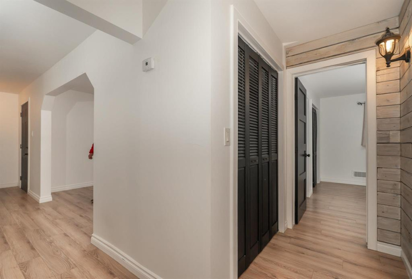 25026 8N, 2 Bedrooms Bedrooms, 5 Rooms Rooms,1 BathroomBathrooms,Residential,For Sale,8N