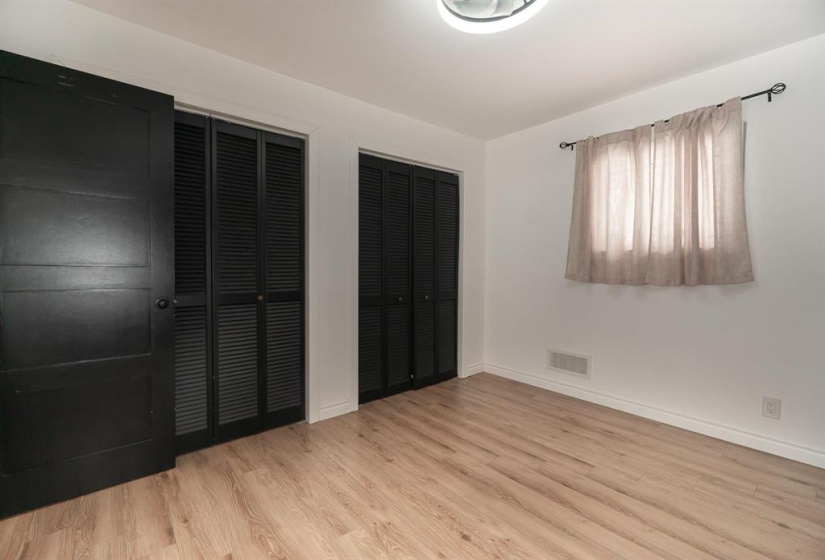 25026 8N, 2 Bedrooms Bedrooms, 5 Rooms Rooms,1 BathroomBathrooms,Residential,For Sale,8N