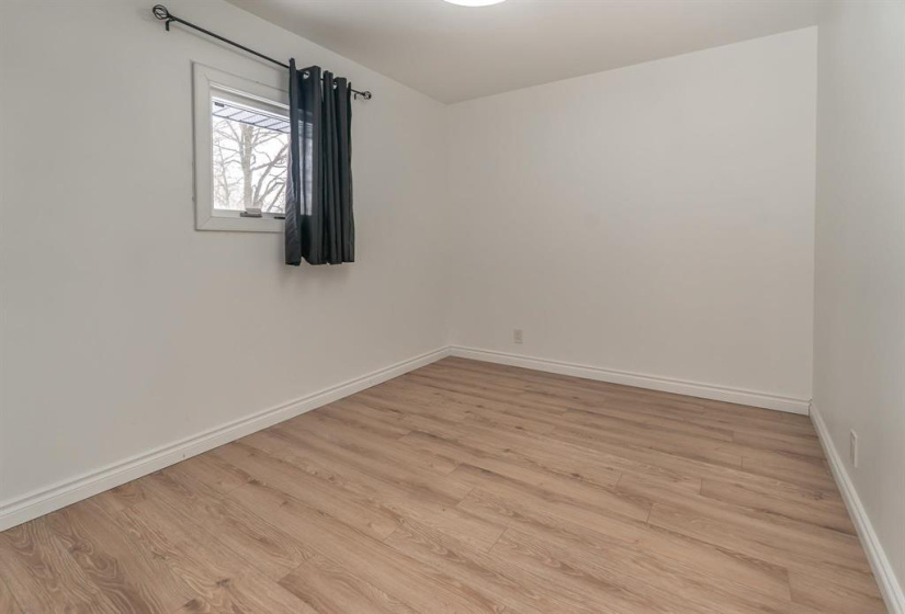 25026 8N, 2 Bedrooms Bedrooms, 5 Rooms Rooms,1 BathroomBathrooms,Residential,For Sale,8N