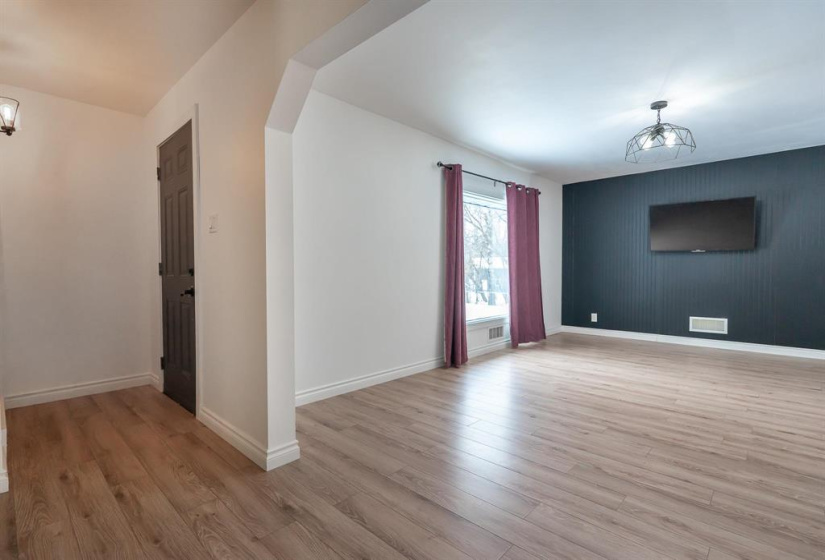 25026 8N, 2 Bedrooms Bedrooms, 5 Rooms Rooms,1 BathroomBathrooms,Residential,For Sale,8N