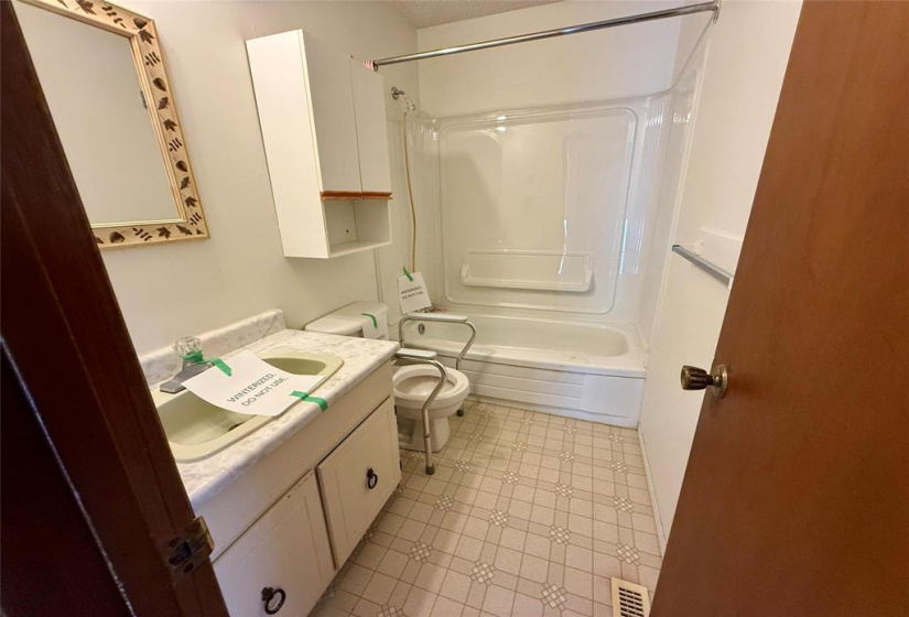 22 Whiteway, 2 Bedrooms Bedrooms, 8 Rooms Rooms,2 BathroomsBathrooms,Residential,For Sale,Whiteway