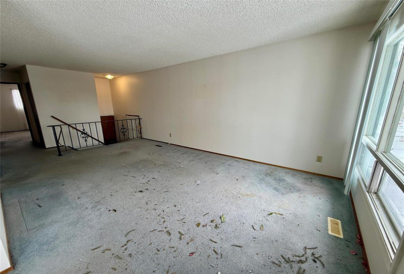 22 Whiteway, 2 Bedrooms Bedrooms, 8 Rooms Rooms,2 BathroomsBathrooms,Residential,For Sale,Whiteway