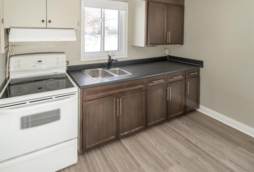 121 Sadler, 2 Bedrooms Bedrooms, 5 Rooms Rooms,1 BathroomBathrooms,Residential,For Sale,Sadler