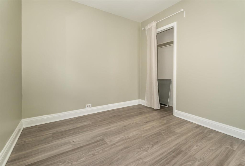 121 Sadler, 2 Bedrooms Bedrooms, 5 Rooms Rooms,1 BathroomBathrooms,Residential,For Sale,Sadler