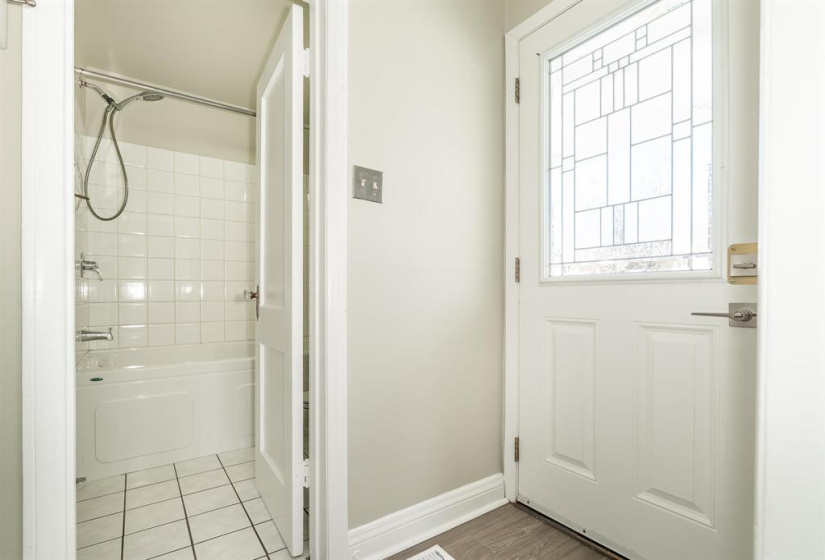 121 Sadler, 2 Bedrooms Bedrooms, 5 Rooms Rooms,1 BathroomBathrooms,Residential,For Sale,Sadler