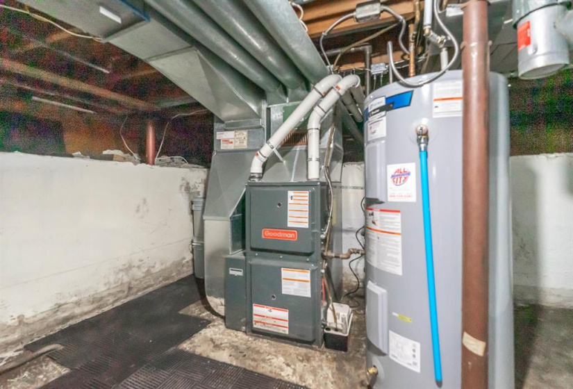 121 Sadler, 2 Bedrooms Bedrooms, 5 Rooms Rooms,1 BathroomBathrooms,Residential,For Sale,Sadler