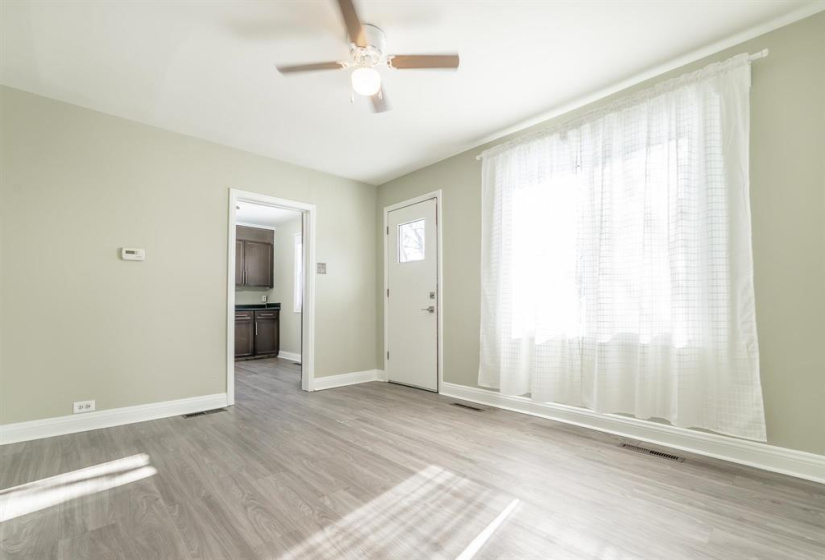 121 Sadler, 2 Bedrooms Bedrooms, 5 Rooms Rooms,1 BathroomBathrooms,Residential,For Sale,Sadler