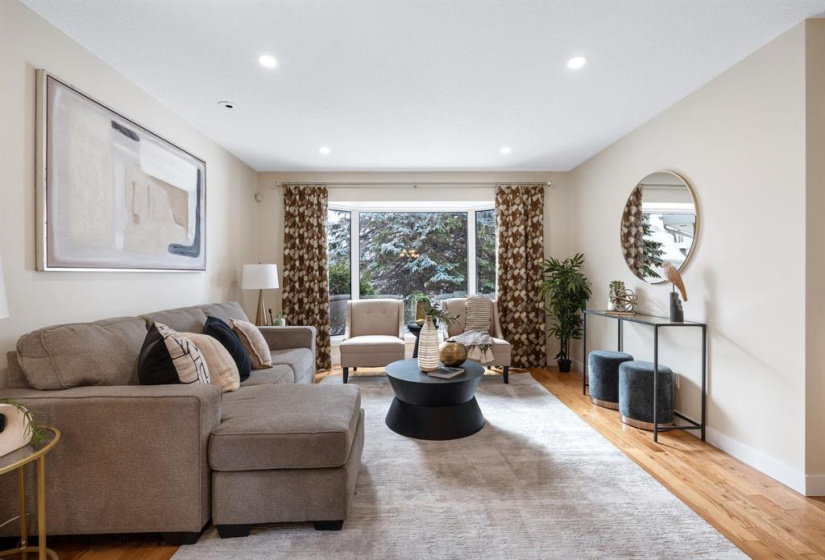 99 Bramble, 3 Bedrooms Bedrooms, 13 Rooms Rooms,2 BathroomsBathrooms,Residential,For Sale,Bramble