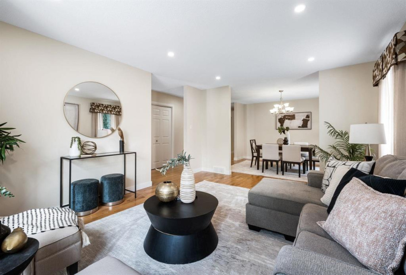 99 Bramble, 3 Bedrooms Bedrooms, 13 Rooms Rooms,2 BathroomsBathrooms,Residential,For Sale,Bramble