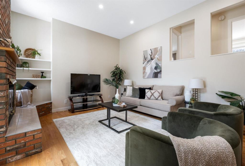 99 Bramble, 3 Bedrooms Bedrooms, 13 Rooms Rooms,2 BathroomsBathrooms,Residential,For Sale,Bramble