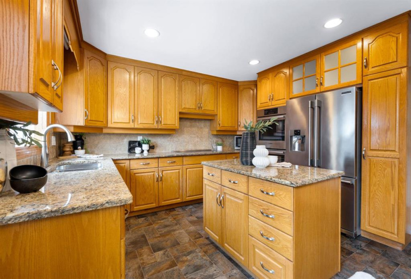 99 Bramble, 3 Bedrooms Bedrooms, 13 Rooms Rooms,2 BathroomsBathrooms,Residential,For Sale,Bramble