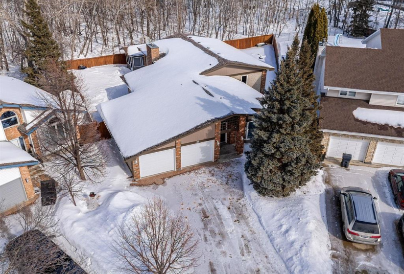 99 Bramble, 3 Bedrooms Bedrooms, 13 Rooms Rooms,2 BathroomsBathrooms,Residential,For Sale,Bramble