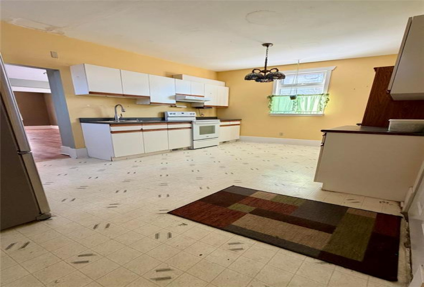 183 Mighton, 3 Bedrooms Bedrooms, 7 Rooms Rooms,1 BathroomBathrooms,Residential,For Sale,Mighton