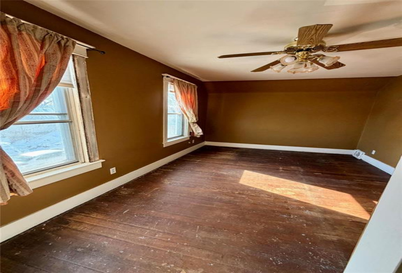 183 Mighton, 3 Bedrooms Bedrooms, 7 Rooms Rooms,1 BathroomBathrooms,Residential,For Sale,Mighton