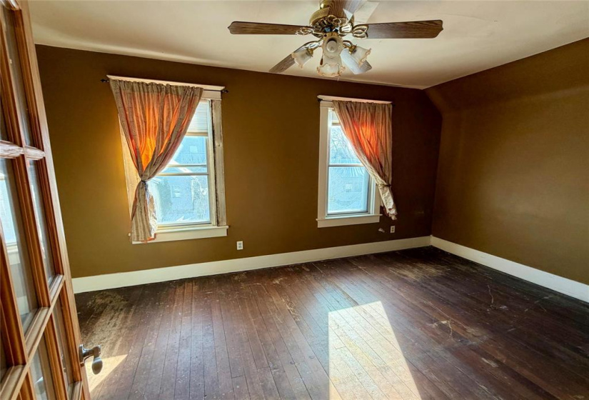 183 Mighton, 3 Bedrooms Bedrooms, 7 Rooms Rooms,1 BathroomBathrooms,Residential,For Sale,Mighton