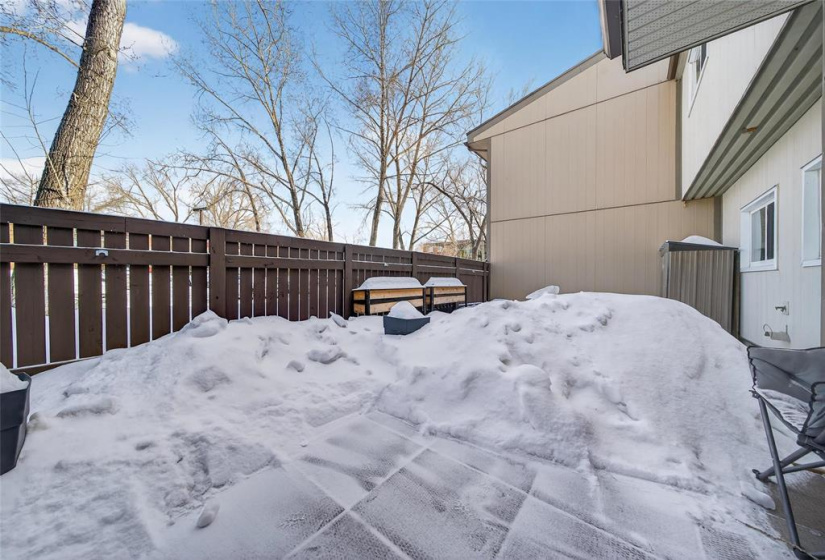 466 Kenaston, 2 Bedrooms Bedrooms, 7 Rooms Rooms,1 BathroomBathrooms,Condominium,For Sale,Kenaston