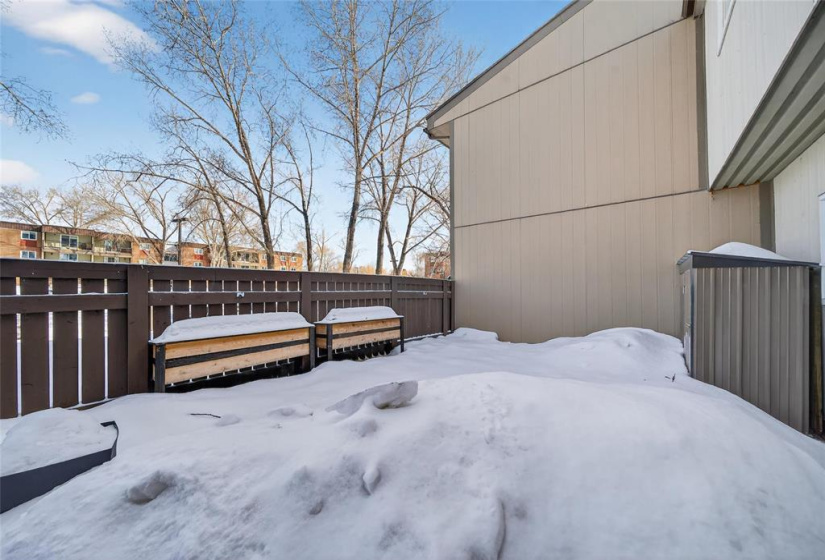 466 Kenaston, 2 Bedrooms Bedrooms, 7 Rooms Rooms,1 BathroomBathrooms,Condominium,For Sale,Kenaston