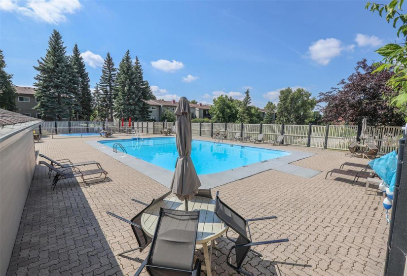 466 Kenaston, 2 Bedrooms Bedrooms, 7 Rooms Rooms,1 BathroomBathrooms,Condominium,For Sale,Kenaston