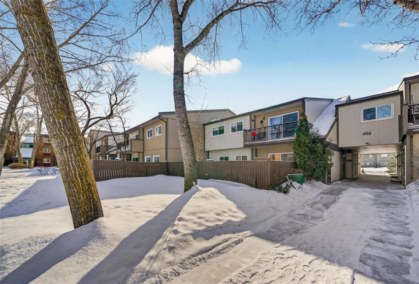 466 Kenaston, 2 Bedrooms Bedrooms, 7 Rooms Rooms,1 BathroomBathrooms,Condominium,For Sale,Kenaston