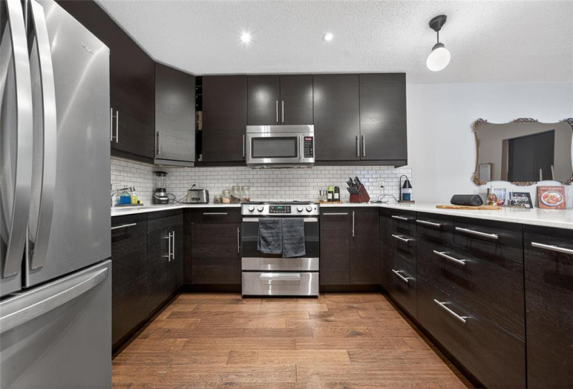 466 Kenaston, 2 Bedrooms Bedrooms, 7 Rooms Rooms,1 BathroomBathrooms,Condominium,For Sale,Kenaston