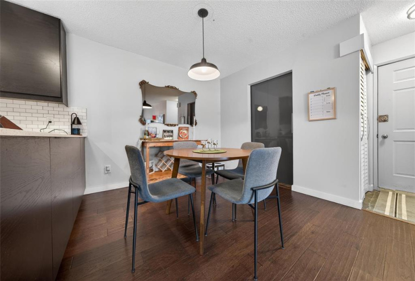 466 Kenaston, 2 Bedrooms Bedrooms, 7 Rooms Rooms,1 BathroomBathrooms,Condominium,For Sale,Kenaston