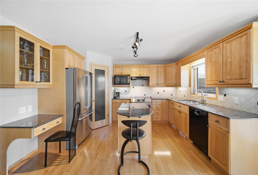 175 Baisinger, 4 Bedrooms Bedrooms, 13 Rooms Rooms,3 BathroomsBathrooms,Residential,For Sale,Baisinger