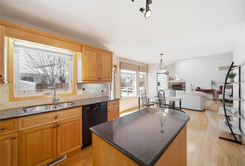 175 Baisinger, 4 Bedrooms Bedrooms, 13 Rooms Rooms,3 BathroomsBathrooms,Residential,For Sale,Baisinger