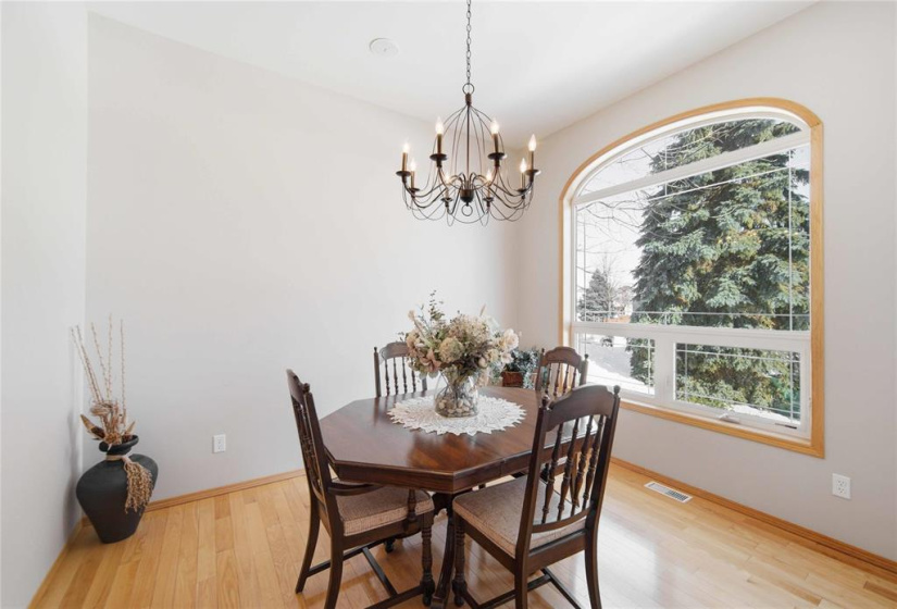 175 Baisinger, 4 Bedrooms Bedrooms, 13 Rooms Rooms,3 BathroomsBathrooms,Residential,For Sale,Baisinger