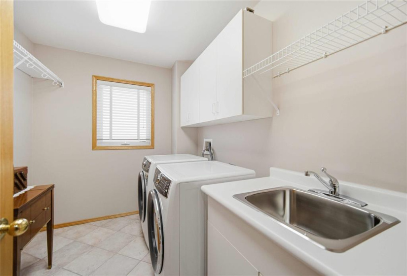 175 Baisinger, 4 Bedrooms Bedrooms, 13 Rooms Rooms,3 BathroomsBathrooms,Residential,For Sale,Baisinger