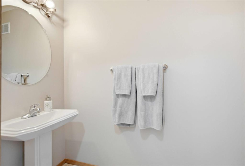 175 Baisinger, 4 Bedrooms Bedrooms, 13 Rooms Rooms,3 BathroomsBathrooms,Residential,For Sale,Baisinger