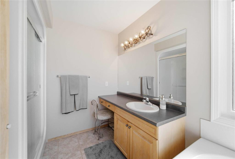 175 Baisinger, 4 Bedrooms Bedrooms, 13 Rooms Rooms,3 BathroomsBathrooms,Residential,For Sale,Baisinger