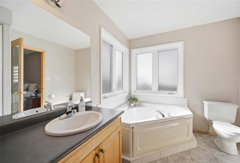 175 Baisinger, 4 Bedrooms Bedrooms, 13 Rooms Rooms,3 BathroomsBathrooms,Residential,For Sale,Baisinger