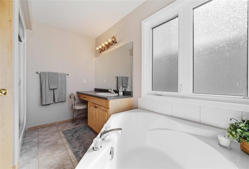 175 Baisinger, 4 Bedrooms Bedrooms, 13 Rooms Rooms,3 BathroomsBathrooms,Residential,For Sale,Baisinger