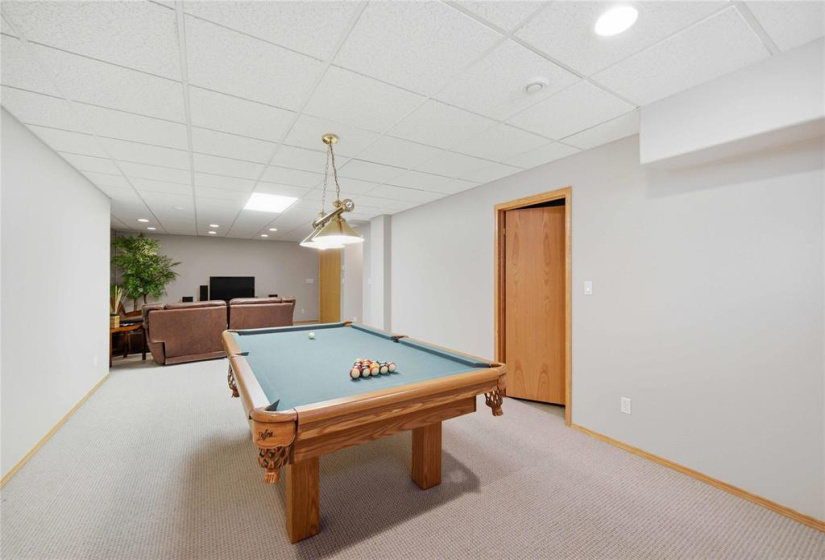 175 Baisinger, 4 Bedrooms Bedrooms, 13 Rooms Rooms,3 BathroomsBathrooms,Residential,For Sale,Baisinger