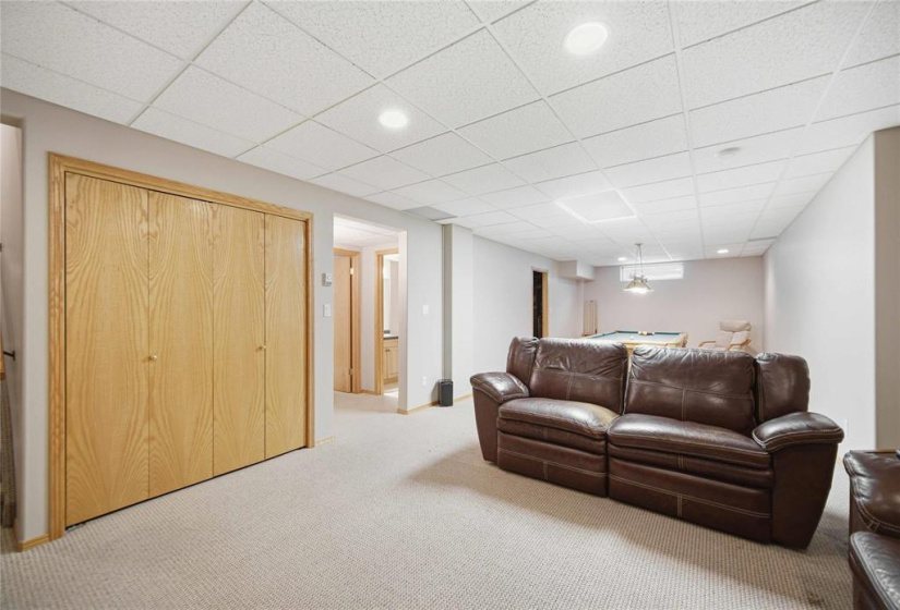 175 Baisinger, 4 Bedrooms Bedrooms, 13 Rooms Rooms,3 BathroomsBathrooms,Residential,For Sale,Baisinger