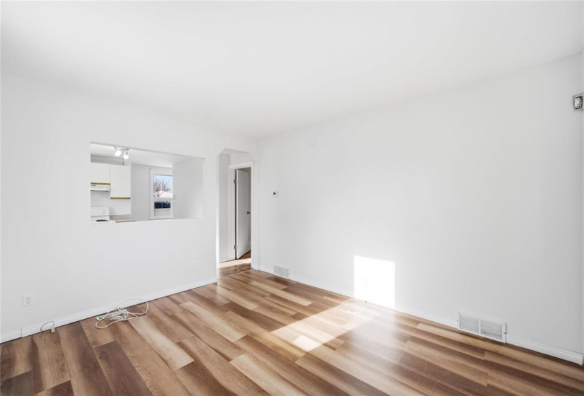 396 Bowman, 3 Bedrooms Bedrooms, 10 Rooms Rooms,1 BathroomBathrooms,Residential,For Sale,Bowman