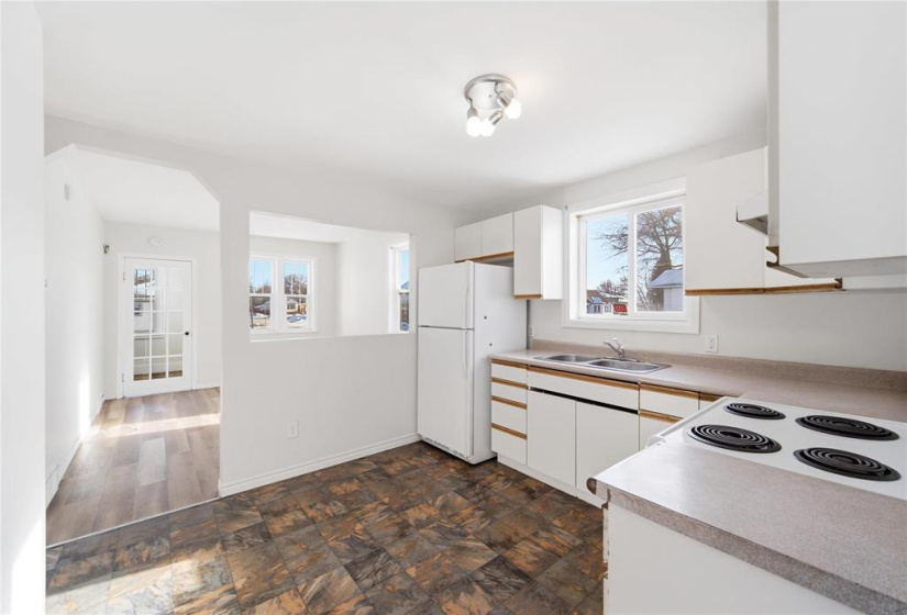 396 Bowman, 3 Bedrooms Bedrooms, 10 Rooms Rooms,1 BathroomBathrooms,Residential,For Sale,Bowman