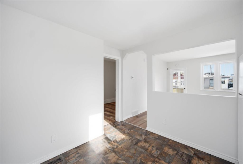 396 Bowman, 3 Bedrooms Bedrooms, 10 Rooms Rooms,1 BathroomBathrooms,Residential,For Sale,Bowman