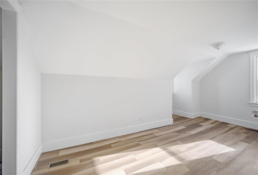 396 Bowman, 3 Bedrooms Bedrooms, 10 Rooms Rooms,1 BathroomBathrooms,Residential,For Sale,Bowman