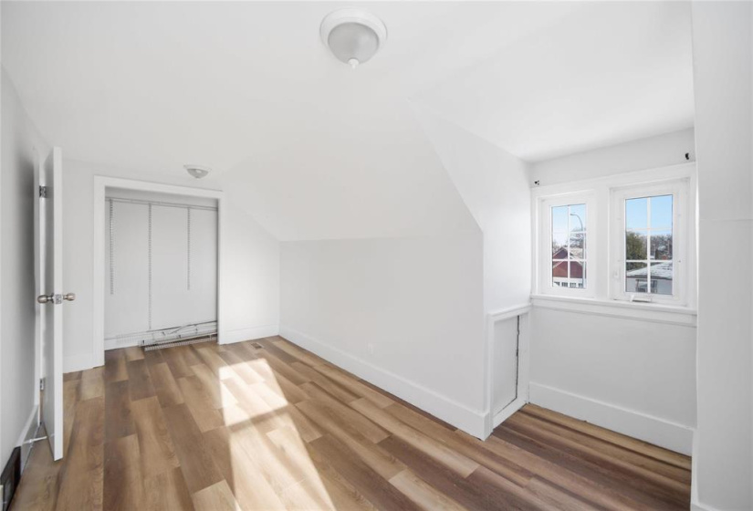 396 Bowman, 3 Bedrooms Bedrooms, 10 Rooms Rooms,1 BathroomBathrooms,Residential,For Sale,Bowman