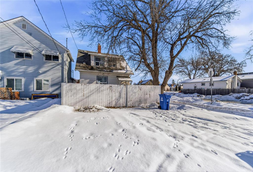 396 Bowman, 3 Bedrooms Bedrooms, 10 Rooms Rooms,1 BathroomBathrooms,Residential,For Sale,Bowman