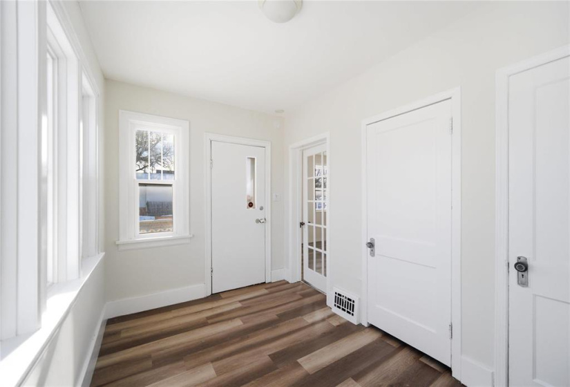 396 Bowman, 3 Bedrooms Bedrooms, 10 Rooms Rooms,1 BathroomBathrooms,Residential,For Sale,Bowman