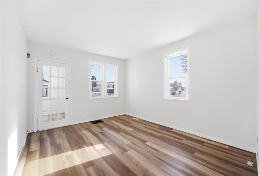 396 Bowman, 3 Bedrooms Bedrooms, 10 Rooms Rooms,1 BathroomBathrooms,Residential,For Sale,Bowman