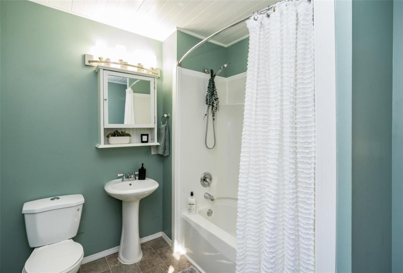 799 Lorette, 2 Bedrooms Bedrooms, 8 Rooms Rooms,1 BathroomBathrooms,Residential,For Sale,Lorette