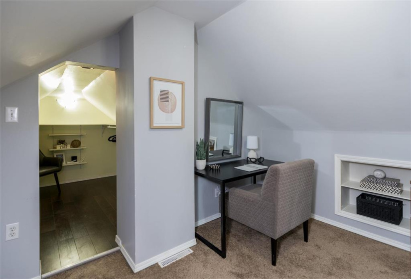 799 Lorette, 2 Bedrooms Bedrooms, 8 Rooms Rooms,1 BathroomBathrooms,Residential,For Sale,Lorette